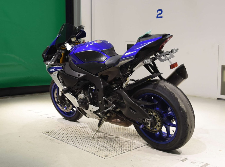 Мотоцикл Yamaha YZF-R1 с пробегом 30000 km с пробегом 30000 km