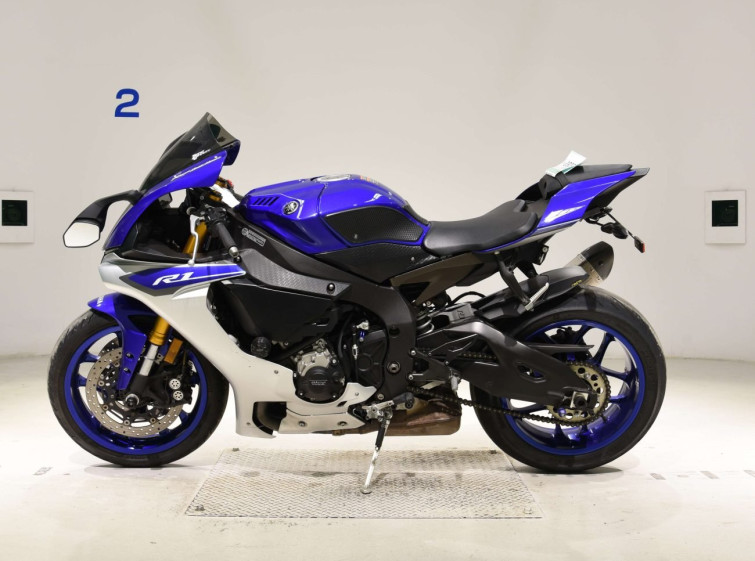 Мотоцикл Yamaha YZF-R1 с пробегом 30000 km с пробегом 30000 km