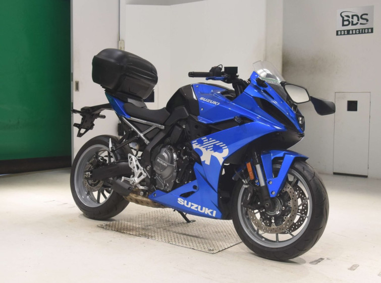 Мотоцикл Suzuki GSX-8R с пробегом 3107 km с пробегом 3107 km