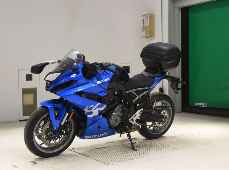 Мотоцикл Suzuki GSX-8R с пробегом 3107 km с пробегом 3107 km