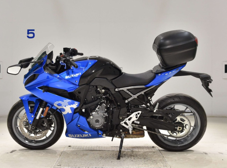 Мотоцикл Suzuki GSX-8R с пробегом 3107 km с пробегом 3107 km