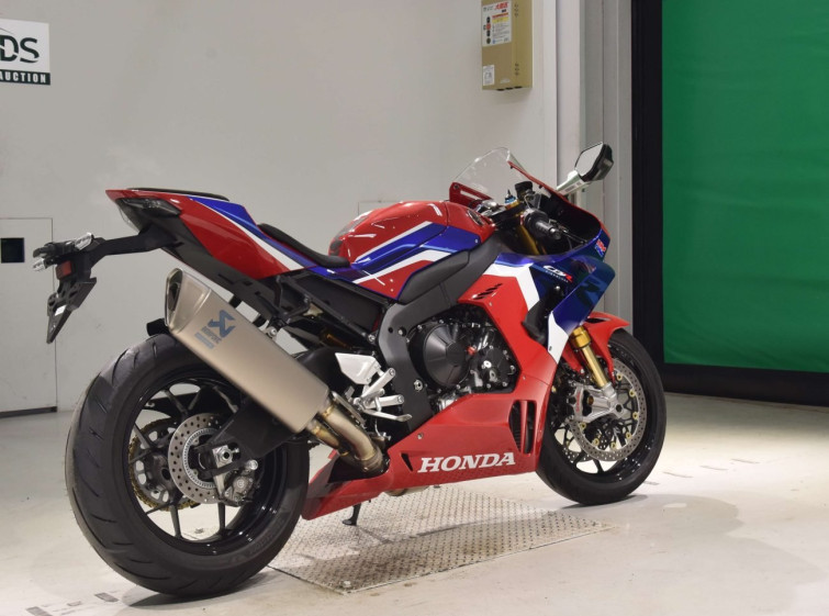 Мотоцикл Honda CBR1000RR SP с пробегом 650 km с пробегом 650 km