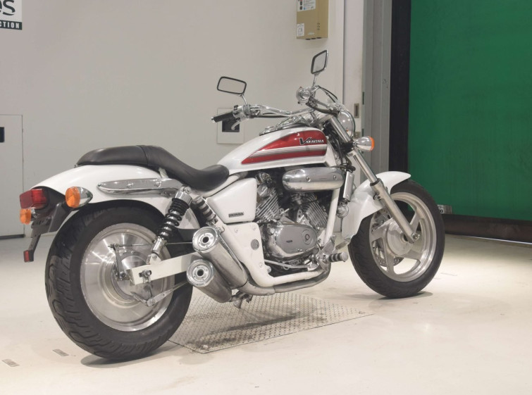 Мотоцикл Honda MAGNA250 с пробегом 23425 km с пробегом 23425 km