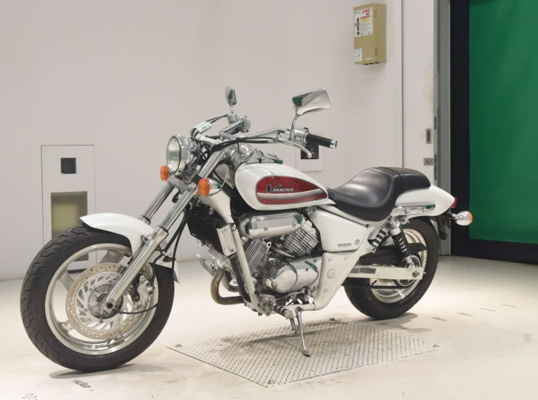 Мотоцикл Honda MAGNA250 с пробегом 23425 km с пробегом 23425 km