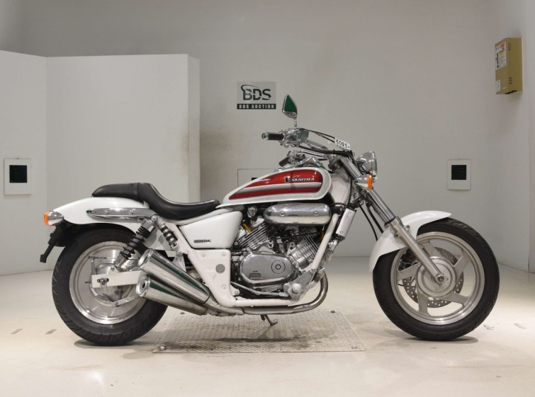 Мотоцикл Honda MAGNA250 с пробегом 23425 km с пробегом 23425 km