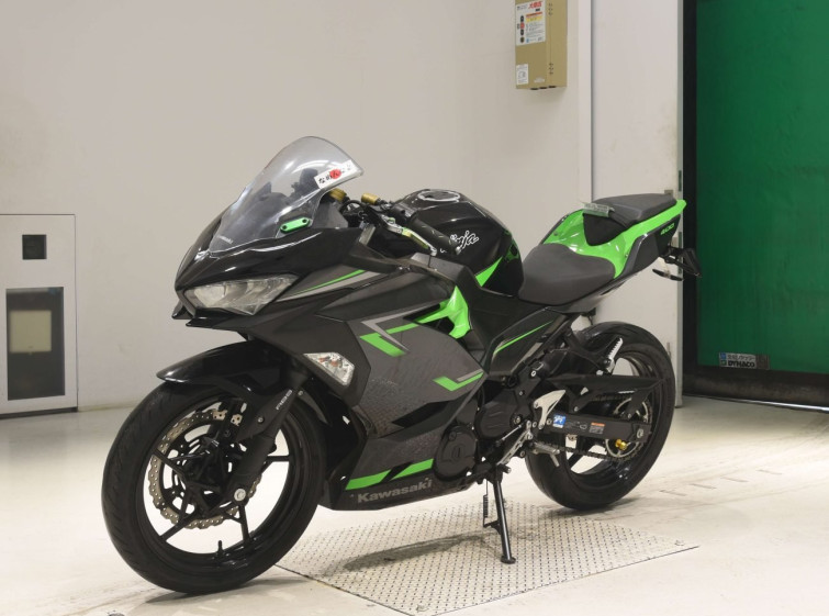 Мотоцикл Kawasaki NINJA400 з пробігом 24635 km з пробігом 24635 km