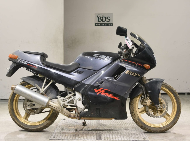 Мотоцикл Honda CBR250R с пробегом 3339 km