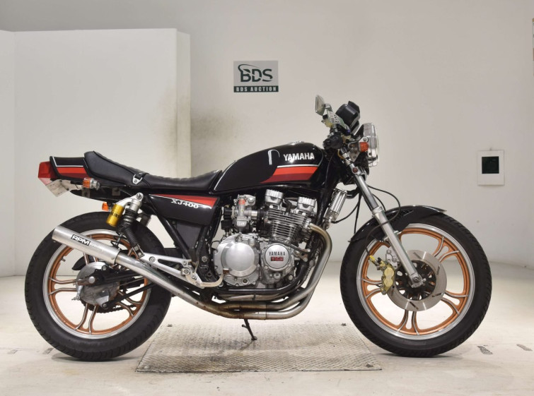 Мотоцикл Yamaha XJ400 з пробігом 4111 km з пробігом 4111 km