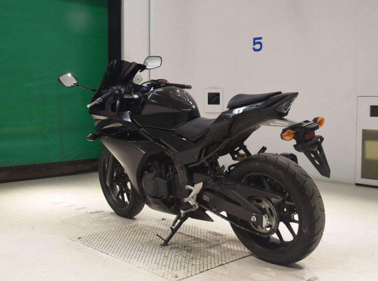 Мотоцикл Honda CBR400R с пробегом 10166 km с пробегом 10166 km