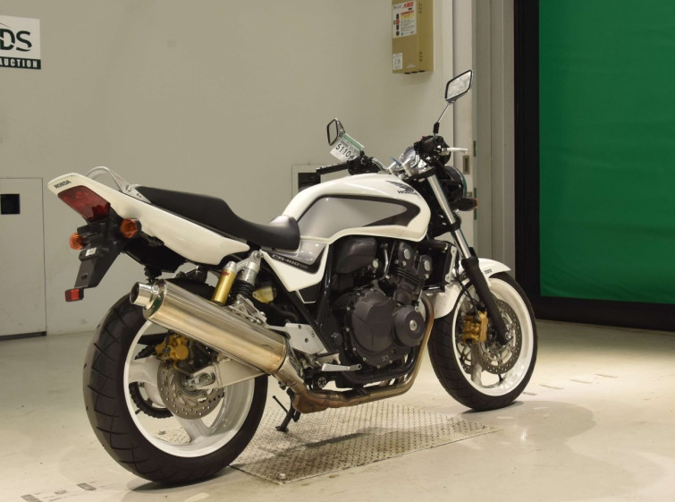 Мотоцикл Honda CB400SFVA з пробігом 4770 km з пробігом 4770 km