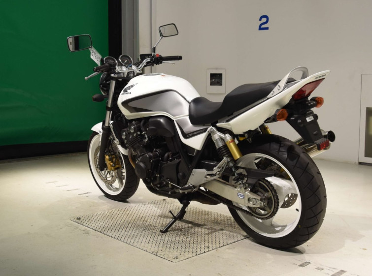 Мотоцикл Honda CB400SFVA з пробігом 4770 km з пробігом 4770 km