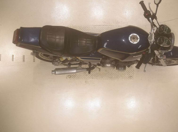 Мотоцикл Kawasaki ZEPHYR400 з пробігом 22783 km з пробігом 22783 km