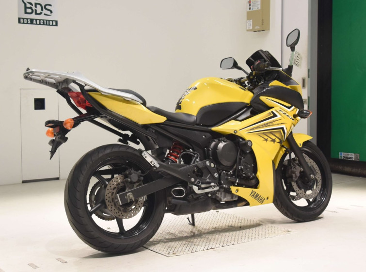 Мотоцикл Yamaha FZ6-R с пробегом 57215 km с пробегом 57215 km