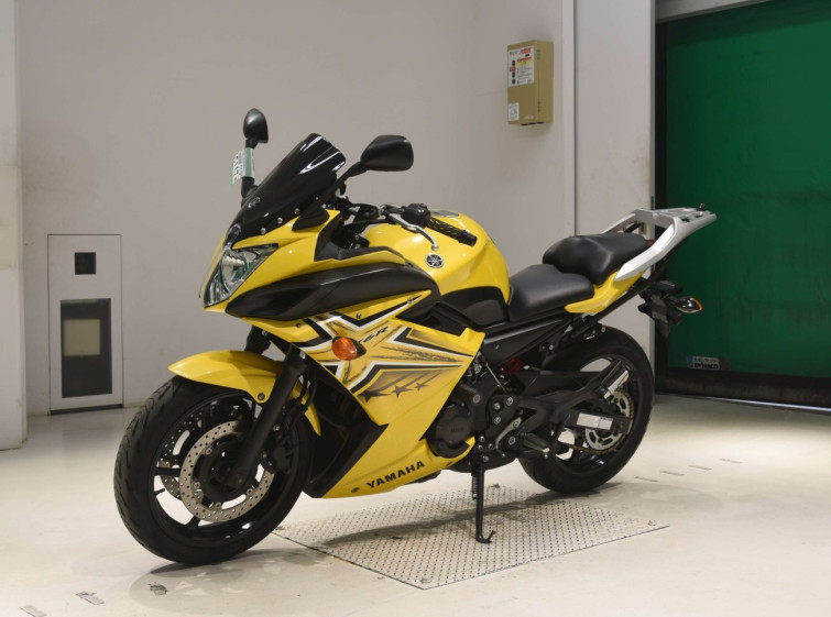 Мотоцикл Yamaha FZ6-R с пробегом 57215 km с пробегом 57215 km