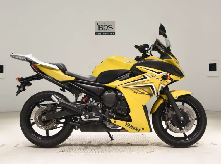 Мотоцикл Yamaha FZ6-R с пробегом 57215 km с пробегом 57215 km