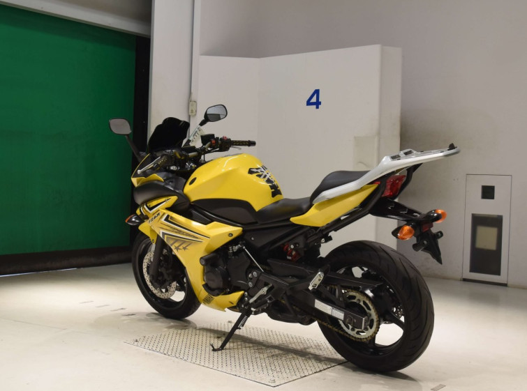 Мотоцикл Yamaha FZ6-R с пробегом 57215 km с пробегом 57215 km