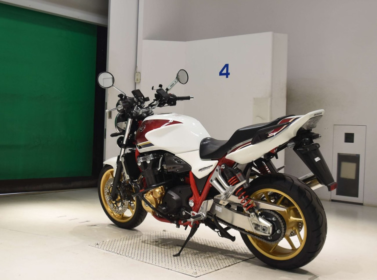 Мотоцикл Honda CB1300SF з пробігом 15052 km з пробігом 15052 km