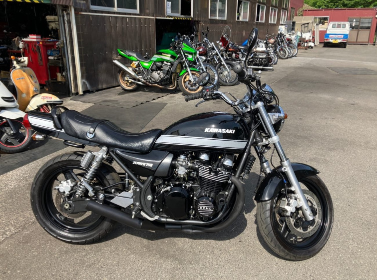 Мотоцикл Kawasaki ZEPHYR750 з пробігом 4722 km