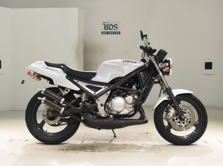 Мотоцикл Yamaha R1-Z с пробегом 24487 km с пробегом 24487 km