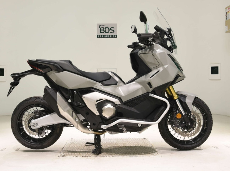 Мотоцикл Honda X-ADV750 з пробігом 215 km