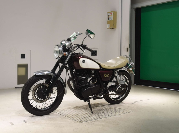 Мотоцикл Yamaha SR400 з пробігом 24375 km з пробігом 24375 km