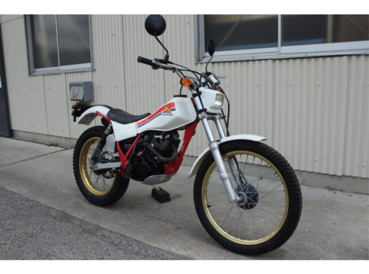 Мотоцикл Honda TLR200 з пробігом 2741 km