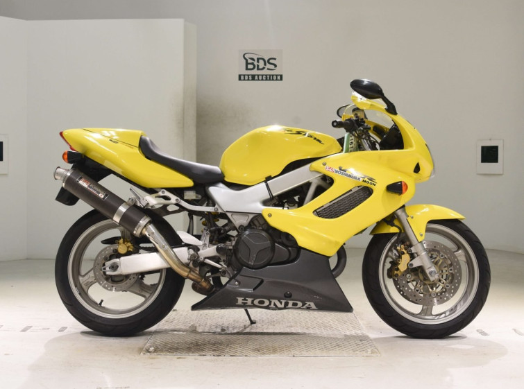 Мотоцикл Honda VTR1000F с пробегом 25479 km с пробегом 25479 km