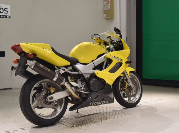 Мотоцикл Honda VTR1000F с пробегом 25479 km с пробегом 25479 km