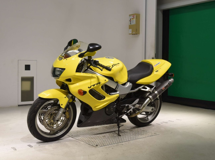 Мотоцикл Honda VTR1000F с пробегом 25479 km с пробегом 25479 km