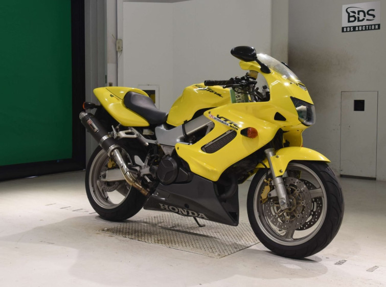 Мотоцикл Honda VTR1000F с пробегом 25479 km с пробегом 25479 km