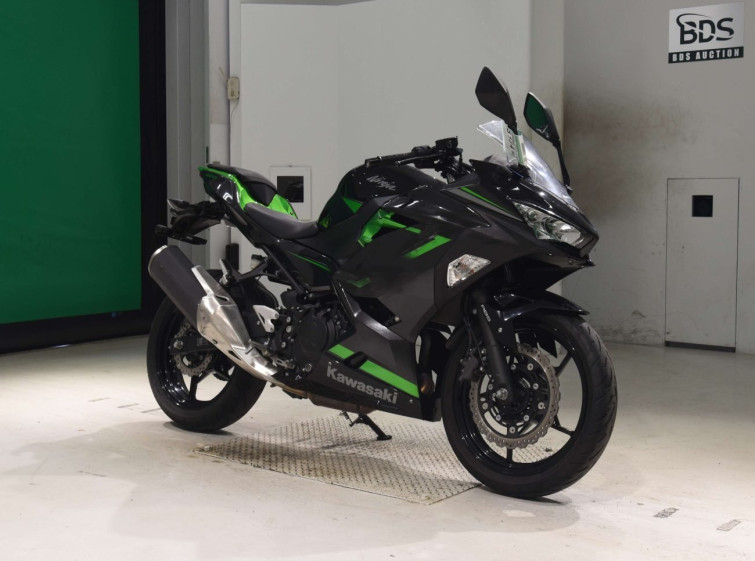 Мотоцикл Kawasaki NINJA400 с пробегом 3840 km с пробегом 3840 km