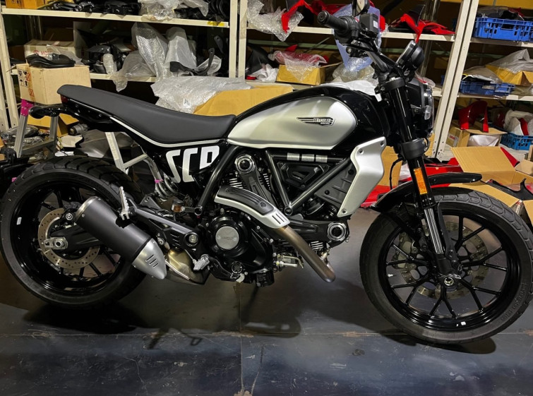 Мотоцикл Ducati SCRAMBLER 803 ICON с пробегом 1387 km