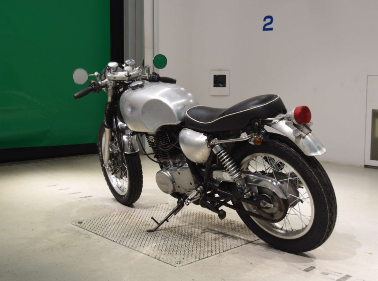 Мотоцикл Yamaha SR400 з пробігом 16808 km з пробігом 16808 km