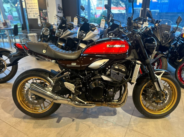 Мотоцикл Kawasaki Z900RS з пробігом 1372 km