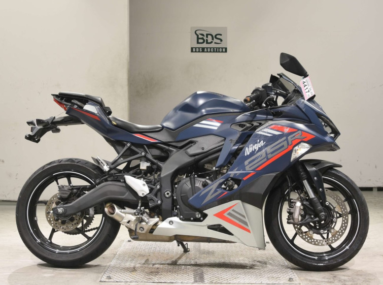 Мотоцикл Kawasaki NINJA ZX-25R с пробегом 5954 km
