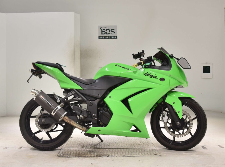 Мотоцикл Kawasaki NINJA250R с пробегом 48477 km с пробегом 48477 km