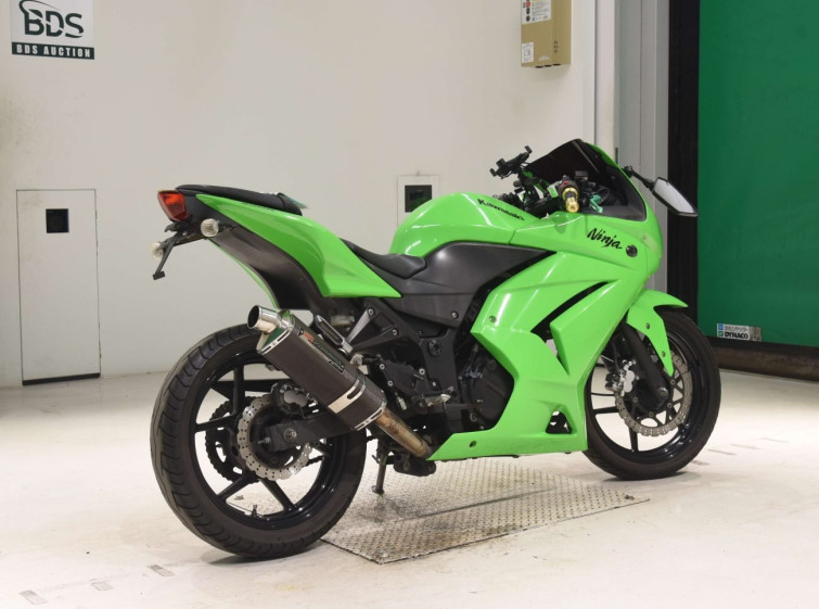 Мотоцикл Kawasaki NINJA250R с пробегом 48477 km с пробегом 48477 km