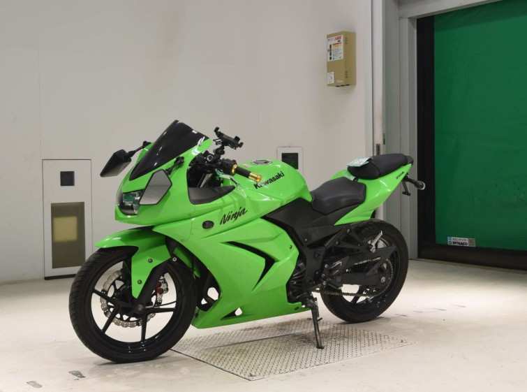 Мотоцикл Kawasaki NINJA250R с пробегом 48477 km с пробегом 48477 km
