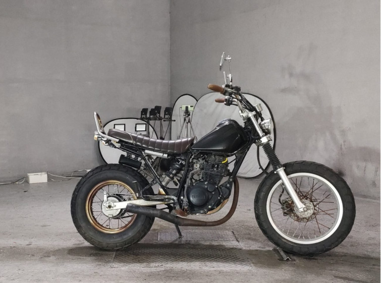 Мотоцикл Yamaha TW200 з пробігом 4243 km
