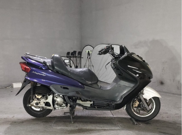 Мотоцикл Yamaha MAJESTY 250C