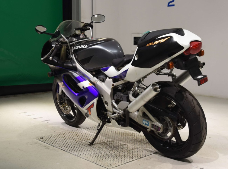 Мотоцикл Suzuki RGV250 с пробегом 15381 km с пробегом 15381 km