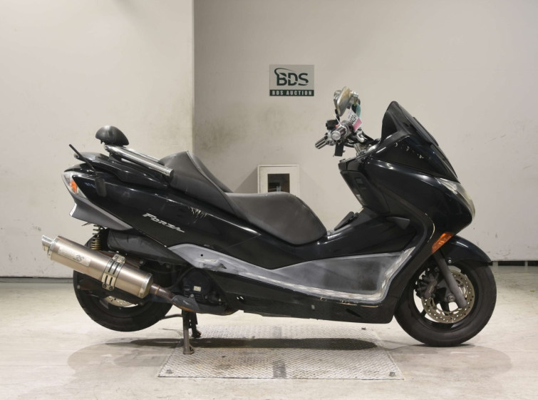 Мотоцикл Honda FORZA Z