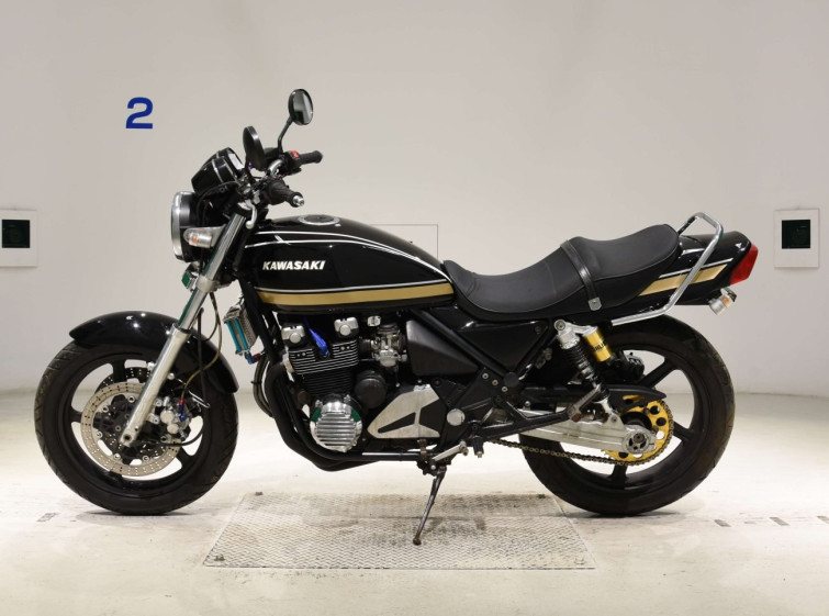 Мотоцикл Kawasaki ZEPHYR400 з пробігом 18182 km з пробігом 18182 km