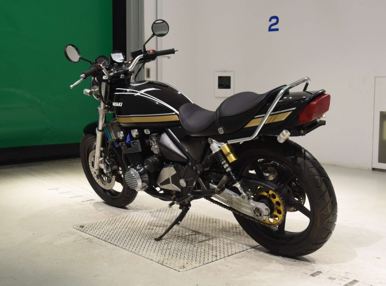 Мотоцикл Kawasaki ZEPHYR400 з пробігом 18182 km з пробігом 18182 km