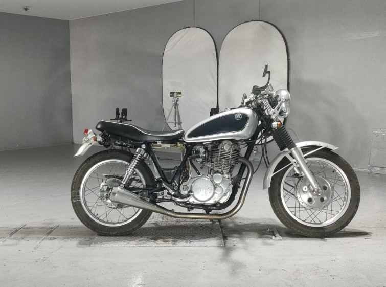 Мотоцикл Yamaha SR400 з пробігом 4906 km