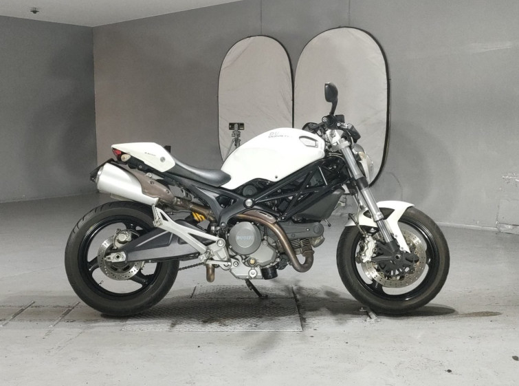 Мотоцикл Ducati MONSTER 696 PLUS с пробегом 28259 km