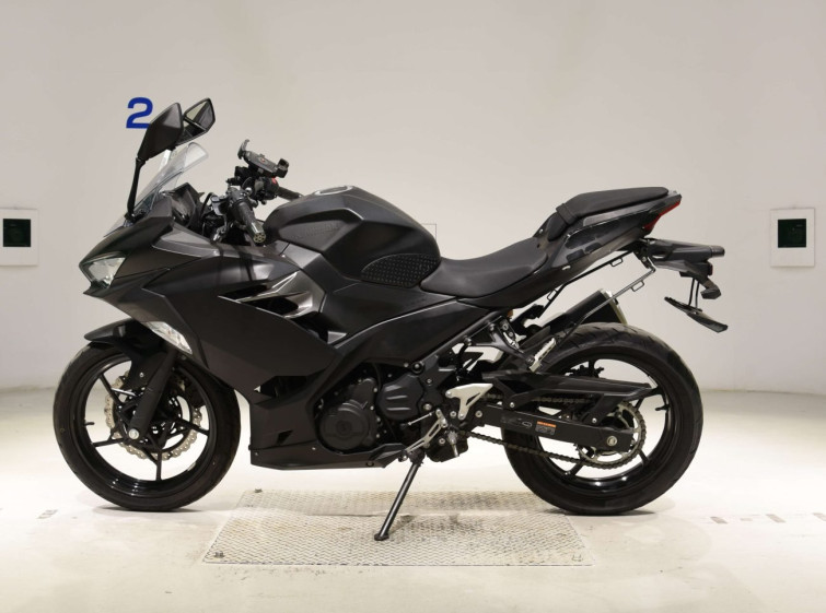 Мотоцикл Kawasaki NINJA400 с пробегом 27806 km с пробегом 27806 km