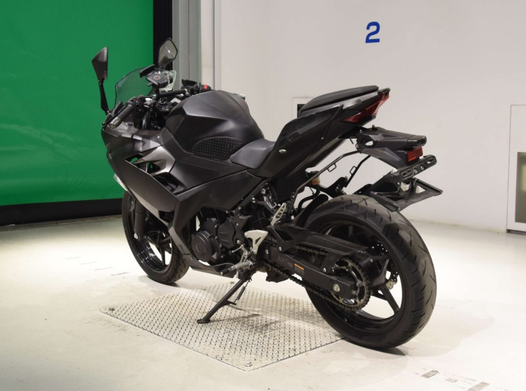 Мотоцикл Kawasaki NINJA400 с пробегом 27806 km с пробегом 27806 km