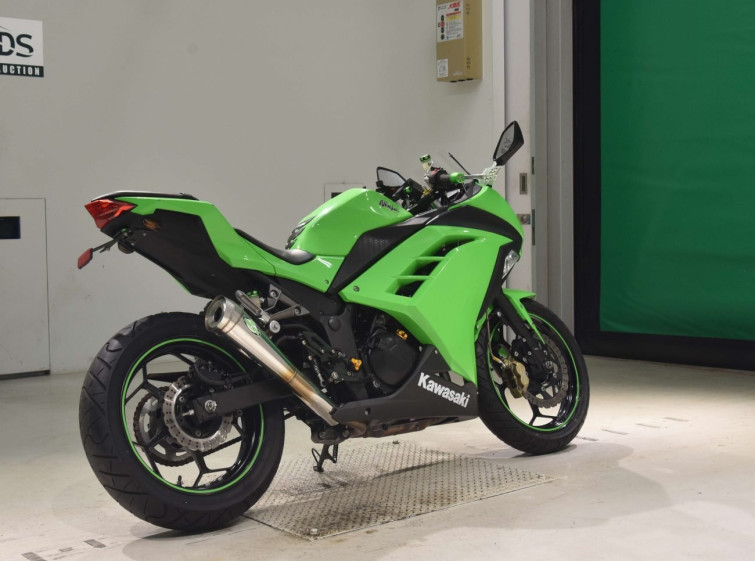Мотоцикл Kawasaki NINJA250 с пробегом 9250 km с пробегом 9250 km