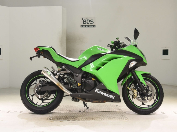 Мотоцикл Kawasaki NINJA250 с пробегом 9250 km с пробегом 9250 km